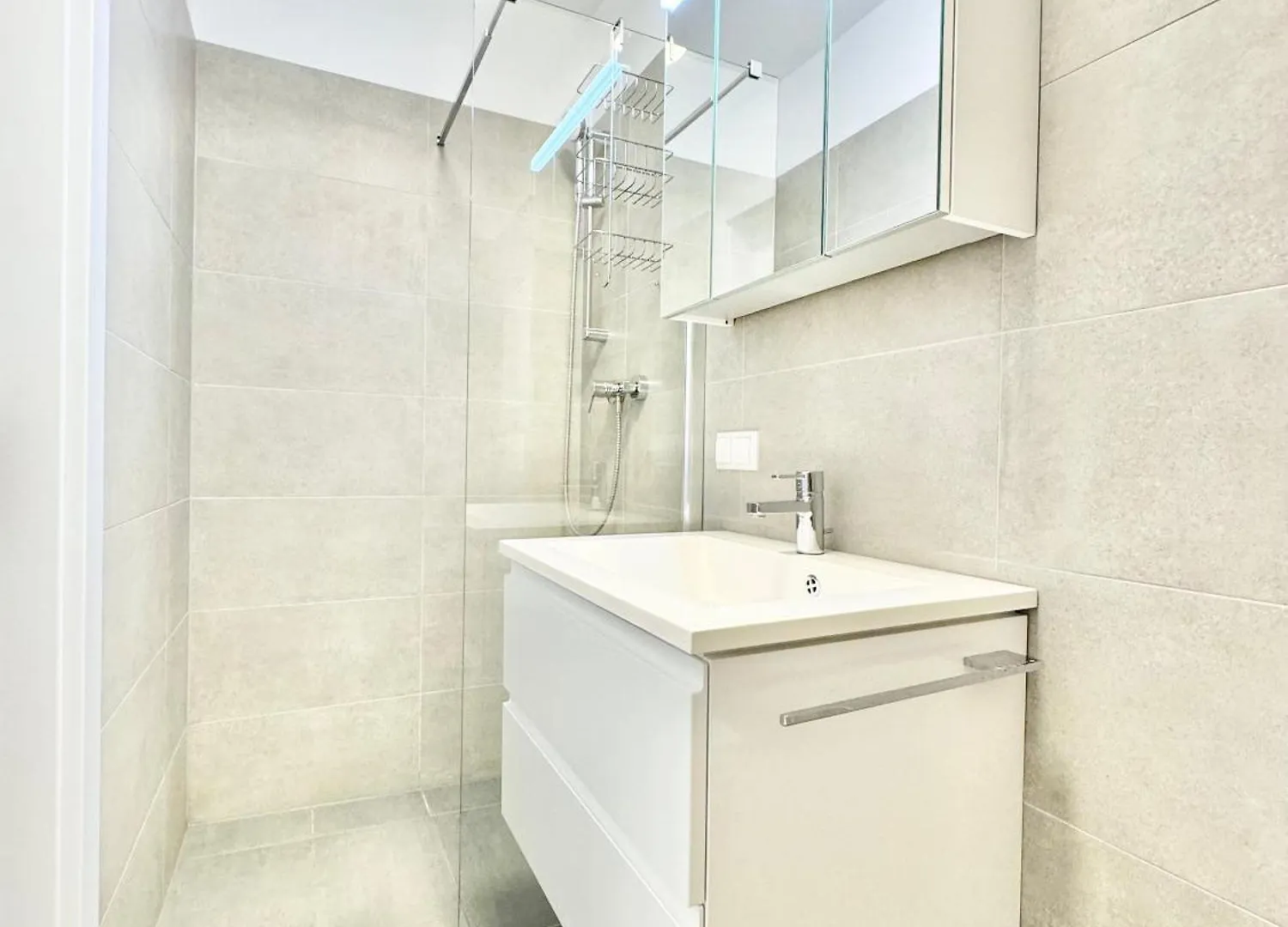Designer Wohnung Mit Balkon Vienna Apartment